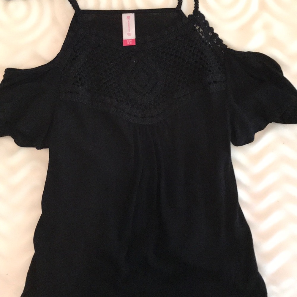 🖤 shoulder-less crocheted top